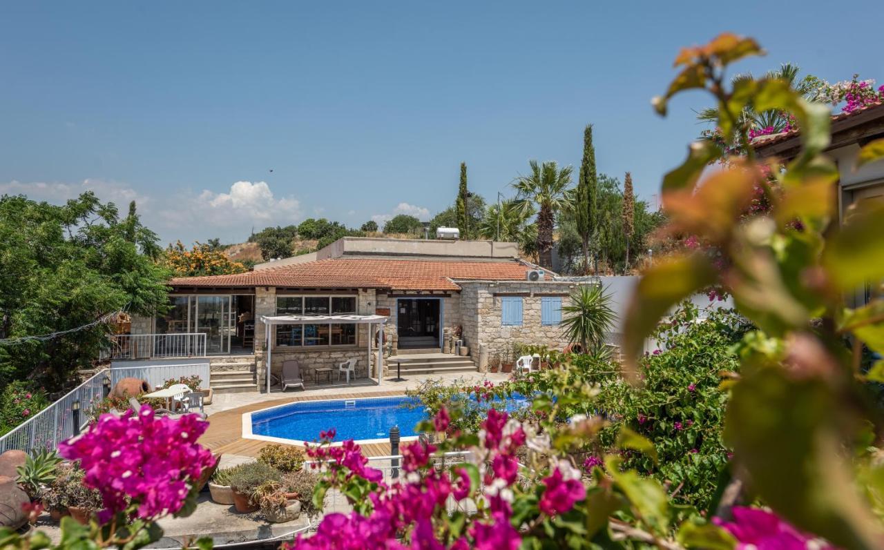 Adamos Hotel Apartments Tochni Eksteriør bilde