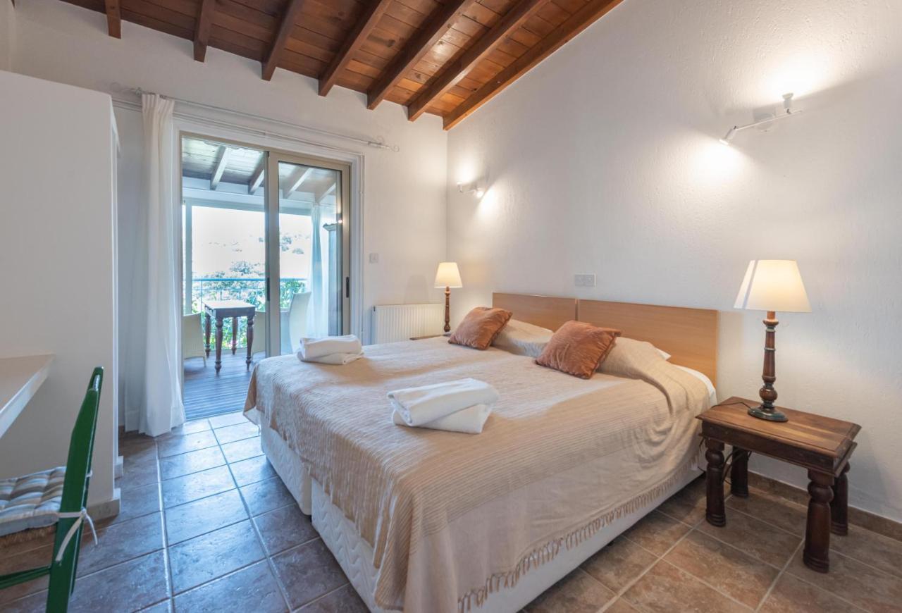 Adamos Hotel Apartments Tochni Eksteriør bilde