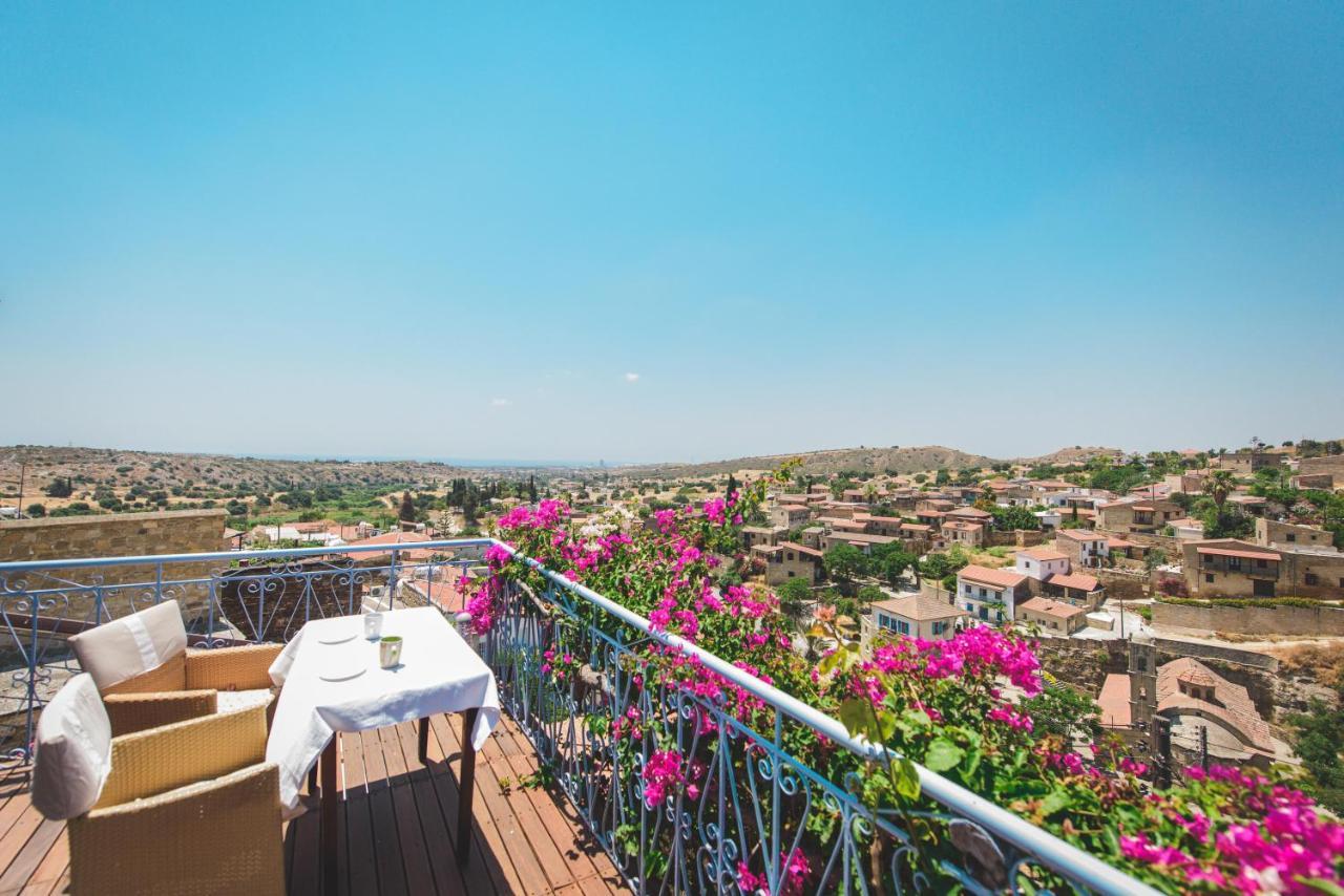 Adamos Hotel Apartments Tochni Eksteriør bilde