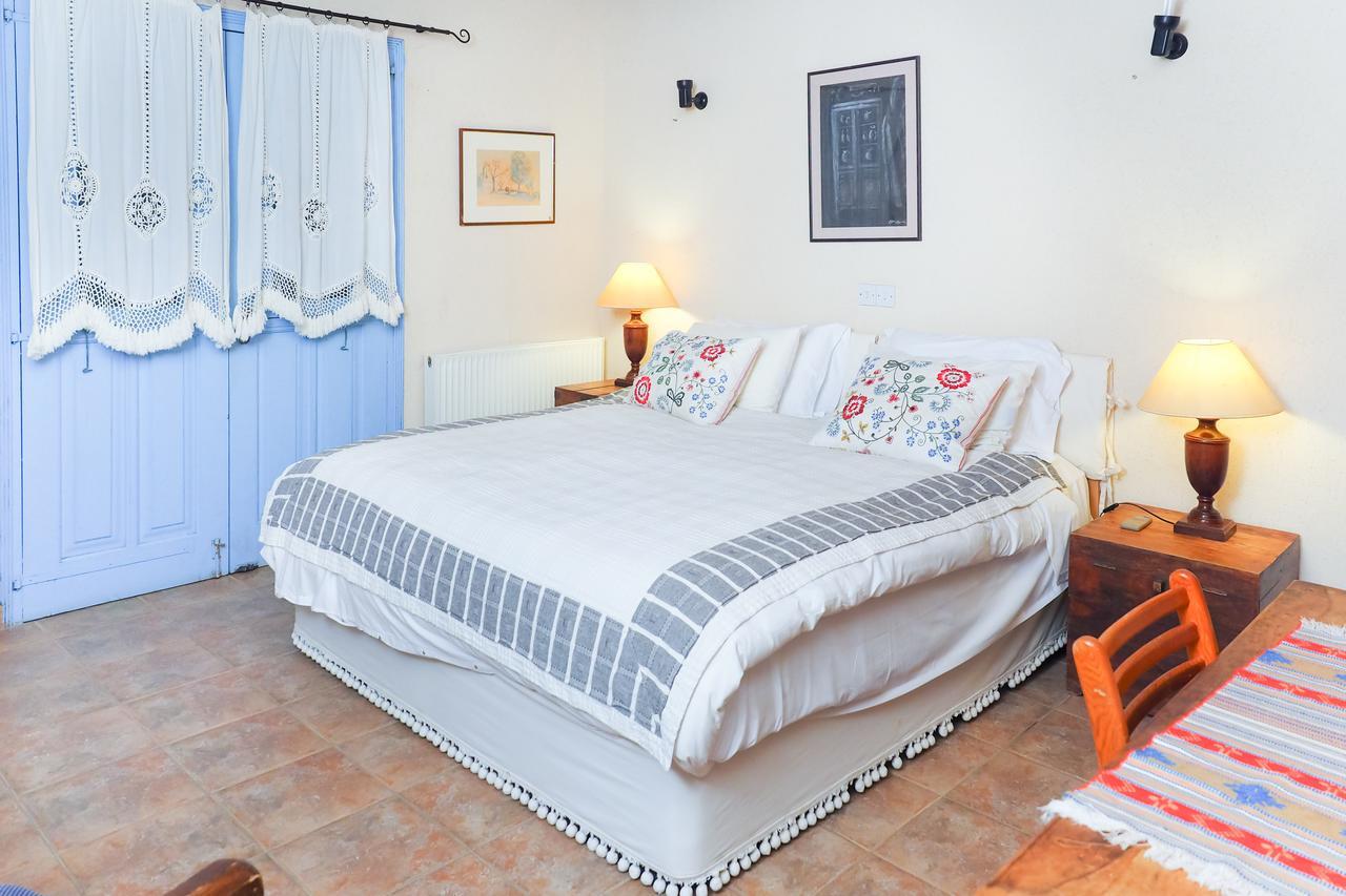Adamos Hotel Apartments Tochni Eksteriør bilde
