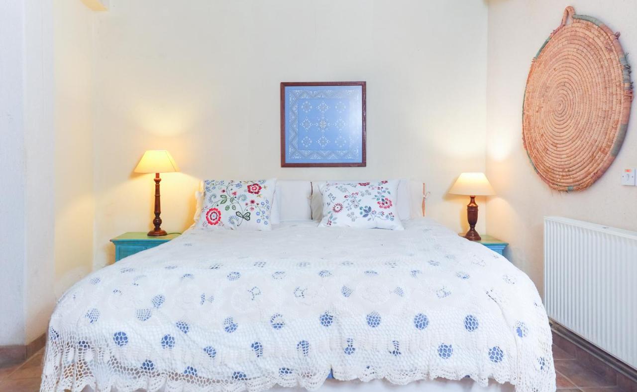 Adamos Hotel Apartments Tochni Eksteriør bilde